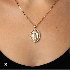 ISO Jaclyn Roxanne Daughter of light pendant in GOLD